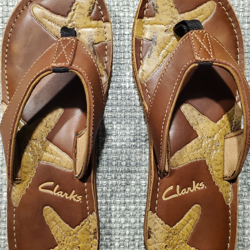 Clarks Tahiti Womens 10 Brown and Tan Starfish Leather Flip-Flops, NWOT